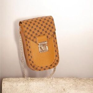 Elegant Checkered Crossbody Bag Gold. Shoulder chain included.